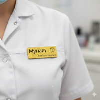 Badge nominatif  - avec épingle d'attache - gravure laser