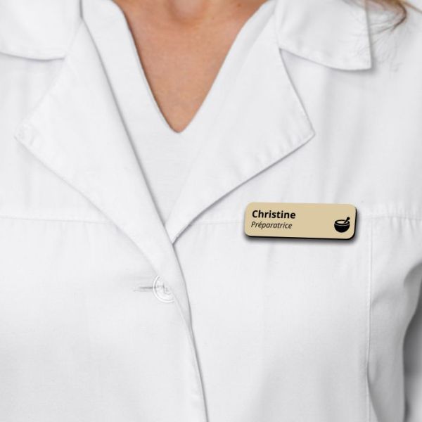 Badge nominatif PVC - personnalisation par gravure laser